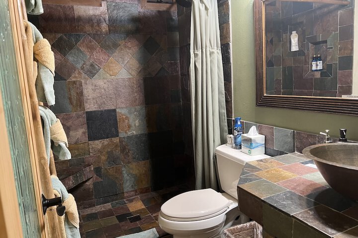 Room 10 of 14