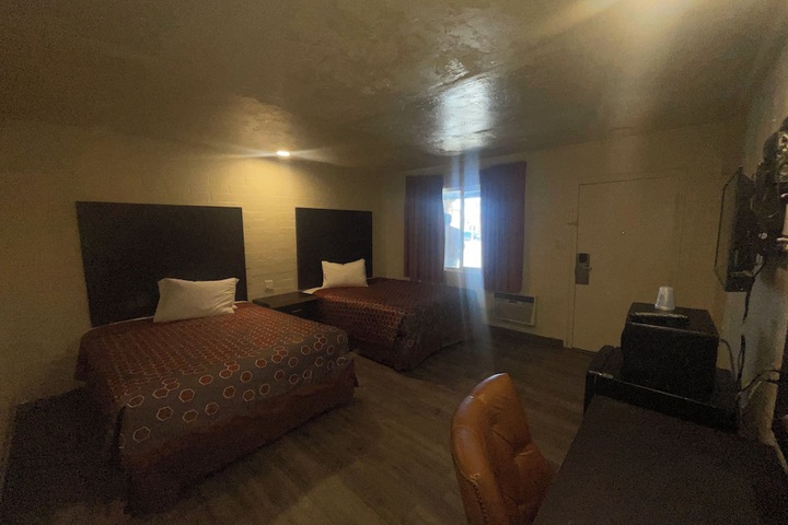 Room 15 of 16