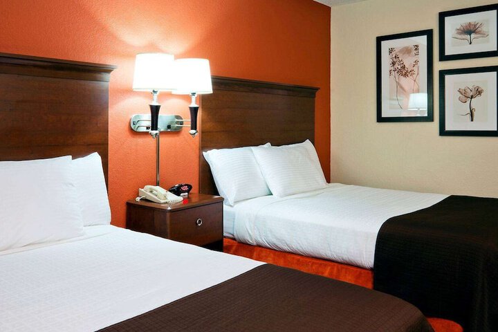 Room 6 of 21