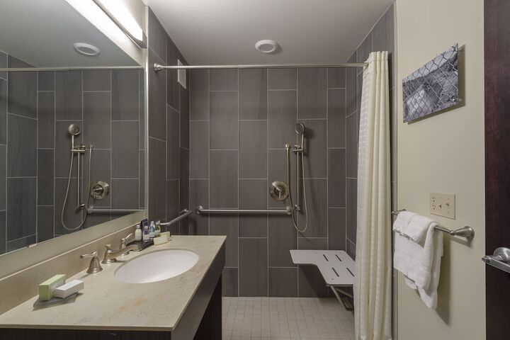 Room 25 of 36