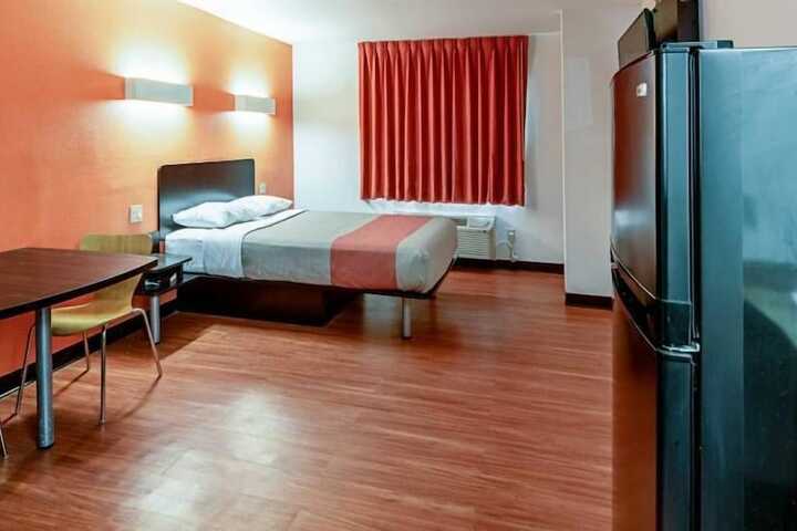 Room 14 of 35