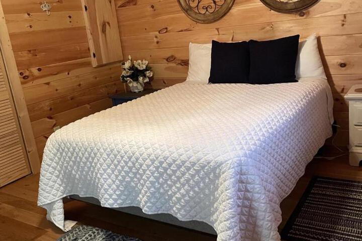 Moore Road Cabin 2 Pet Friendly