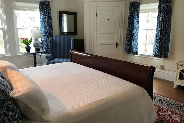 Room 17 of 33