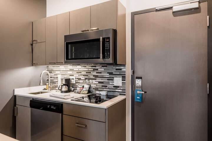 Hyatt House Winnipeg-South / Outlet Collection