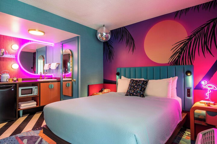 Room 103 of 157