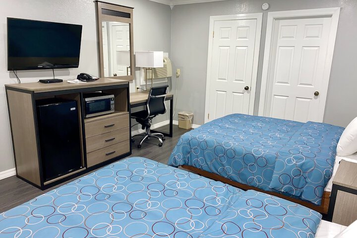 Room 25 of 35