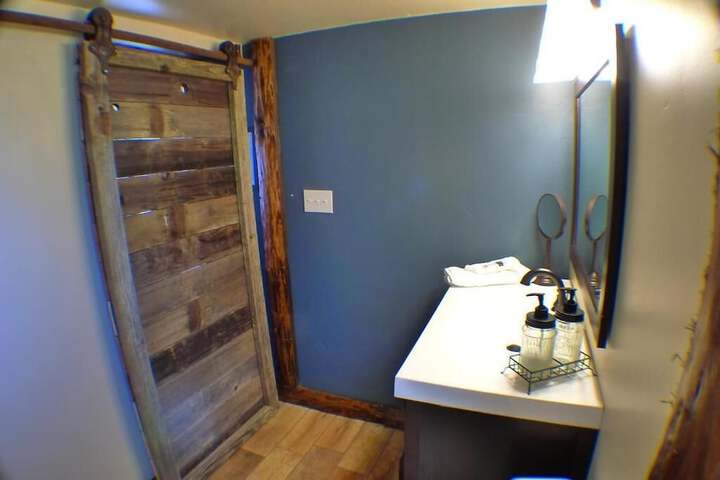 Room 93 of 191