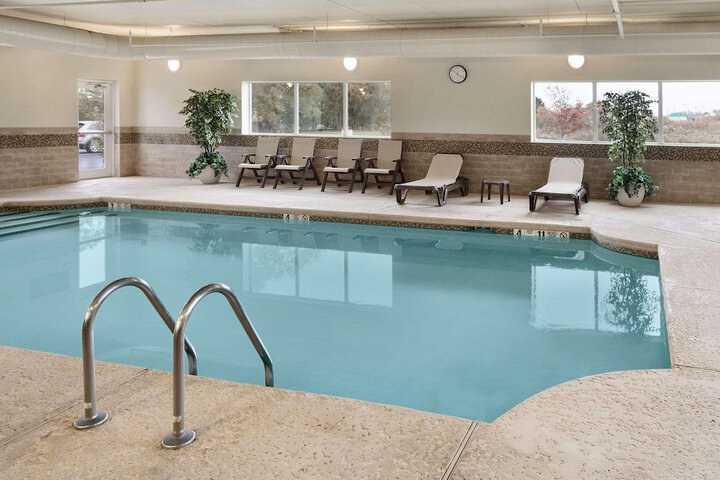 Pool 2 of 33
