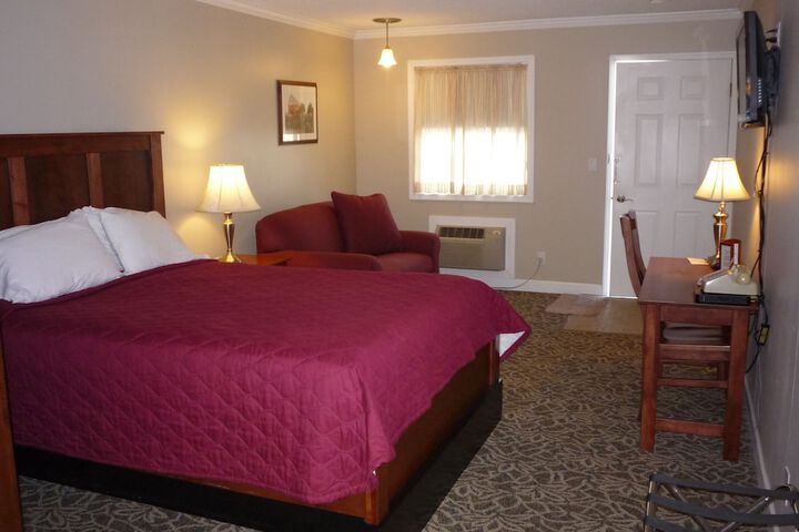 Room 8 of 14