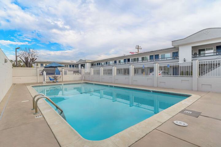 Pool 4 of 26