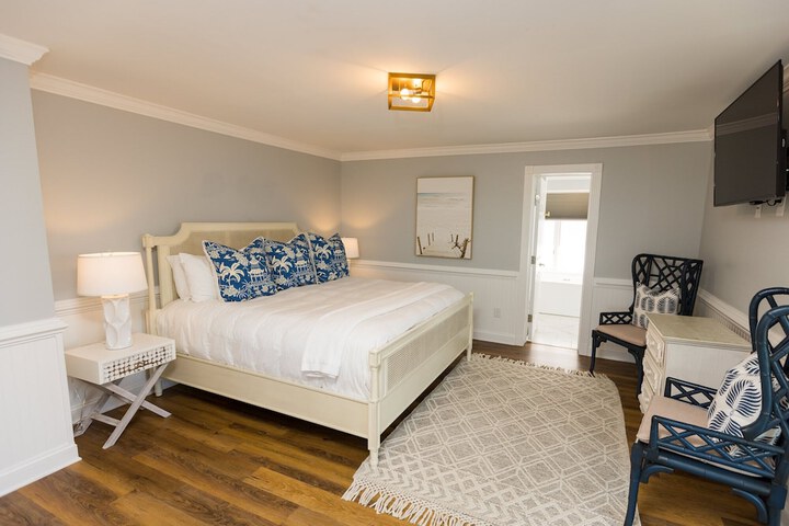 Room 55 of 114