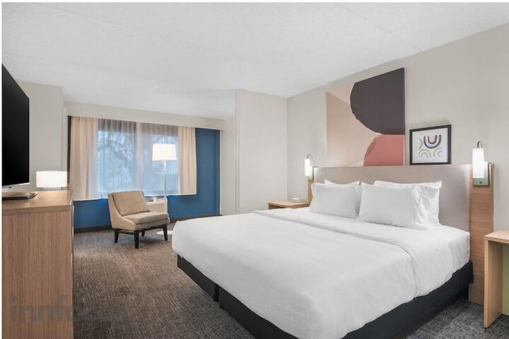 Room 8 of 15