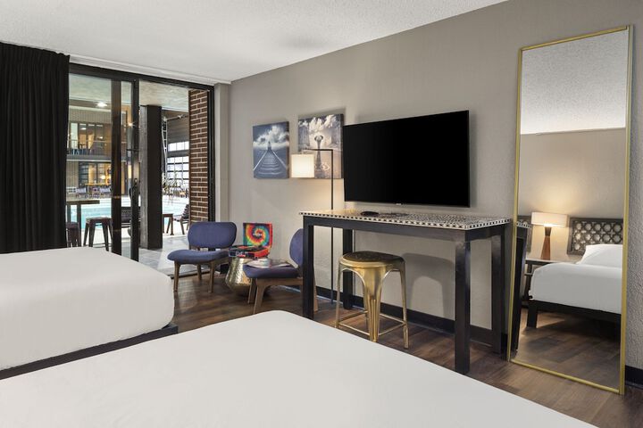 The Highlander Hotel Iowa City an Ascend Collection Hotel