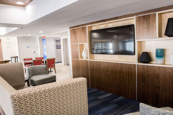 Holiday Inn Express Columbus-Dublin by IHG