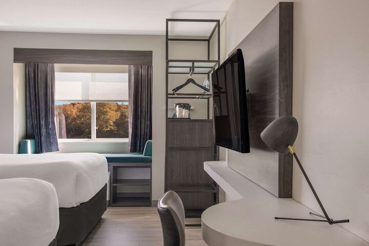 Room 21 of 43