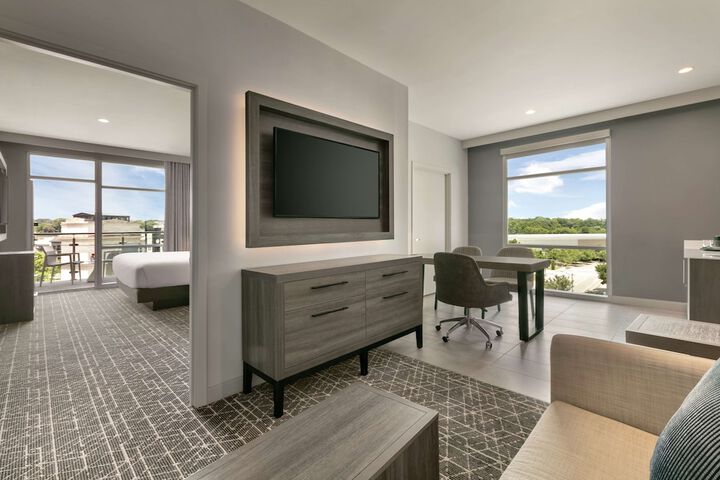 Room 11 of 48