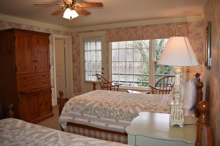 Room 28 of 73