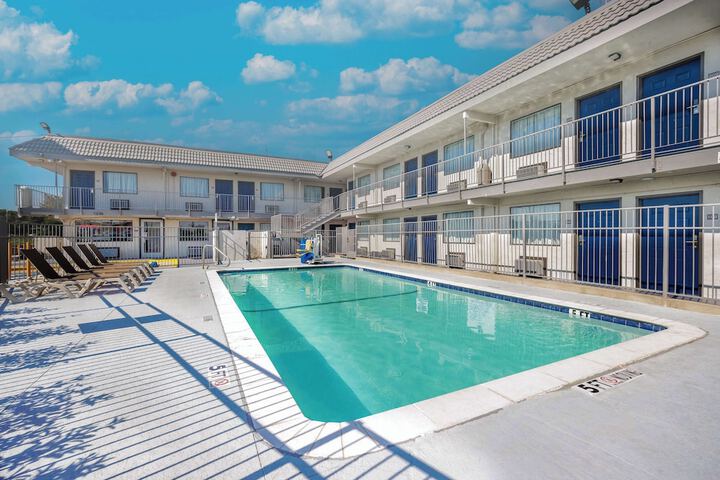 Pool 5 of 24