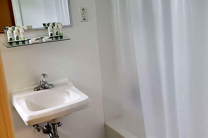 Magnuson Hotel Wauseon