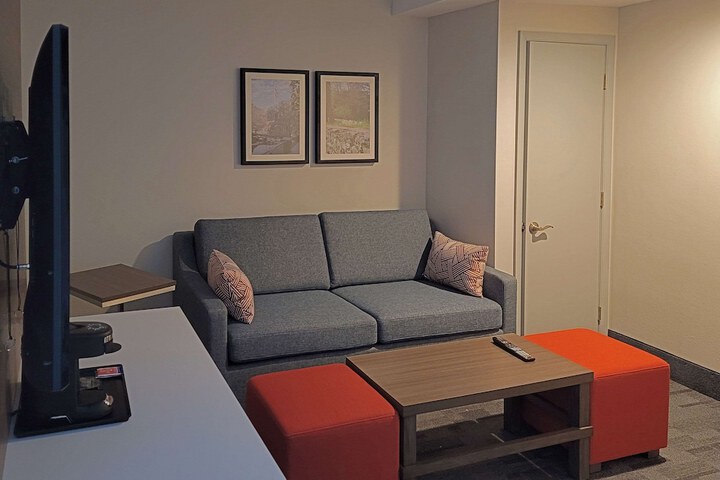 Room 26 of 108