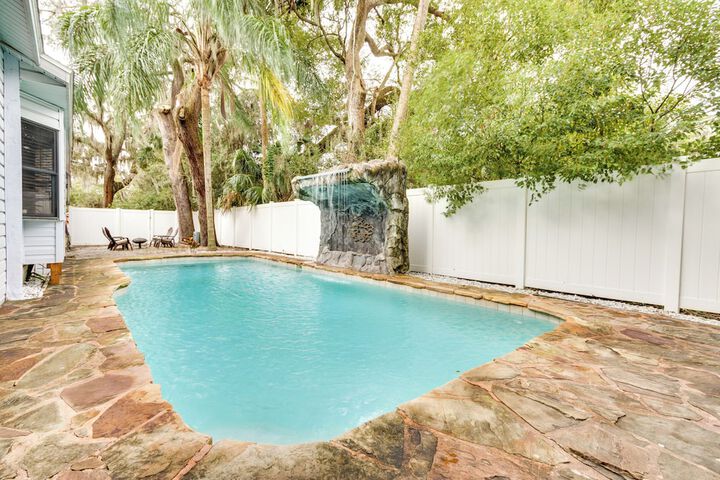 Mt Dora Couples Retreat w / Shared Pool!