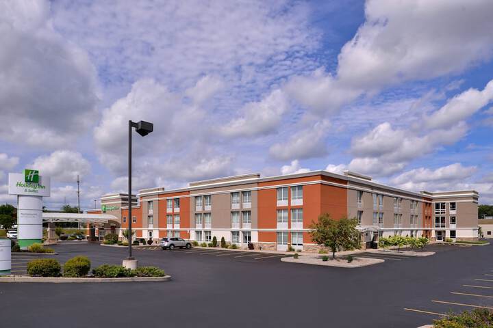 Holiday Inn Hotel & Suites Rochester - Marketplace by IHG