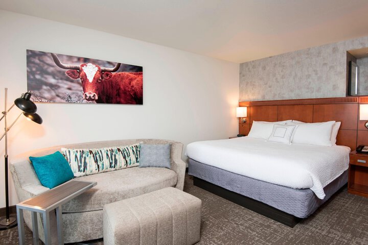Room 14 of 34