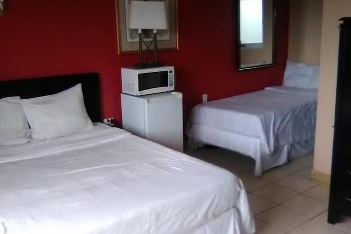 Room 10 of 34