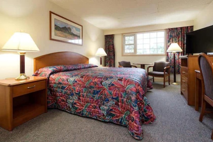 Room 28 of 40