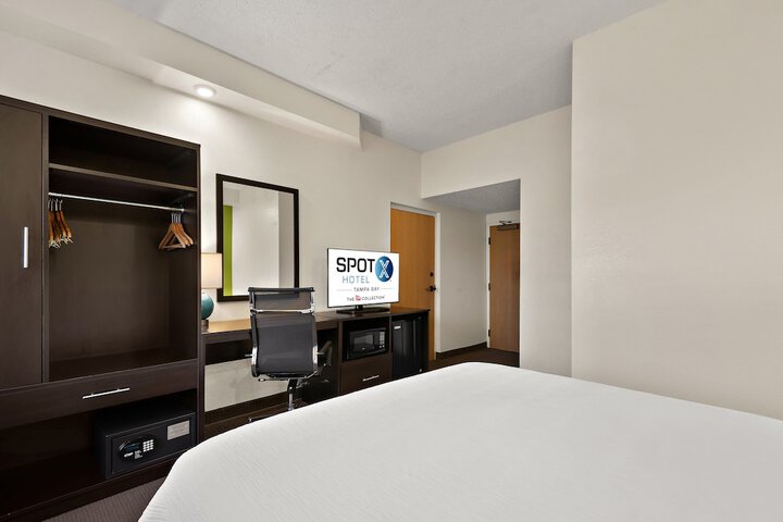 Room 29 of 49