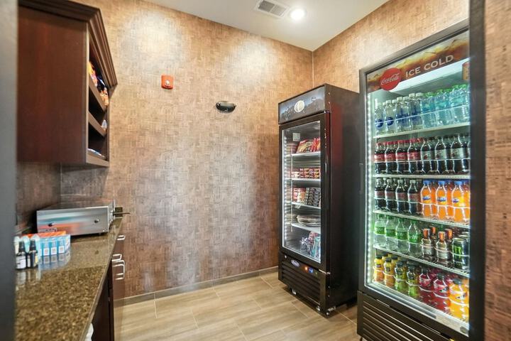 Cobblestone Hotel & Suites-Bellefontaine