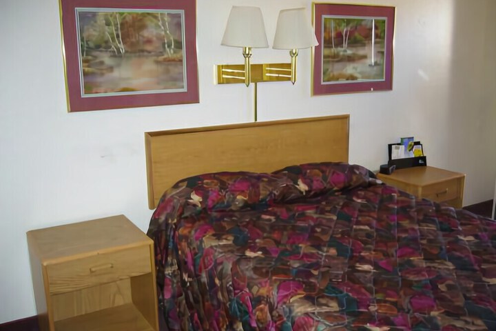 PARACHUTE INN