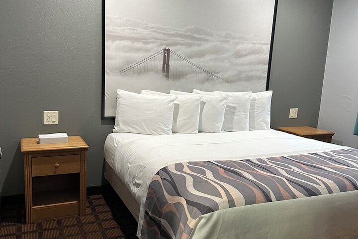 Room 16 of 22