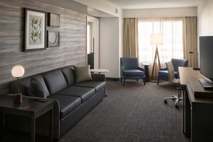 Room 27 of 47