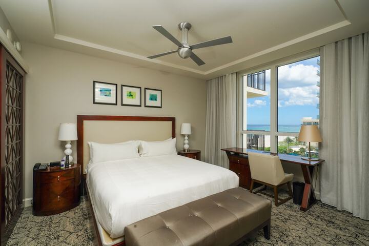 Room 210 of 412