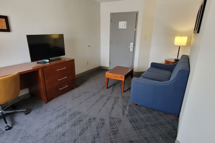 Room 33 of 41