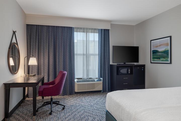 Hampton Inn & Suites Roanoke-Downtown