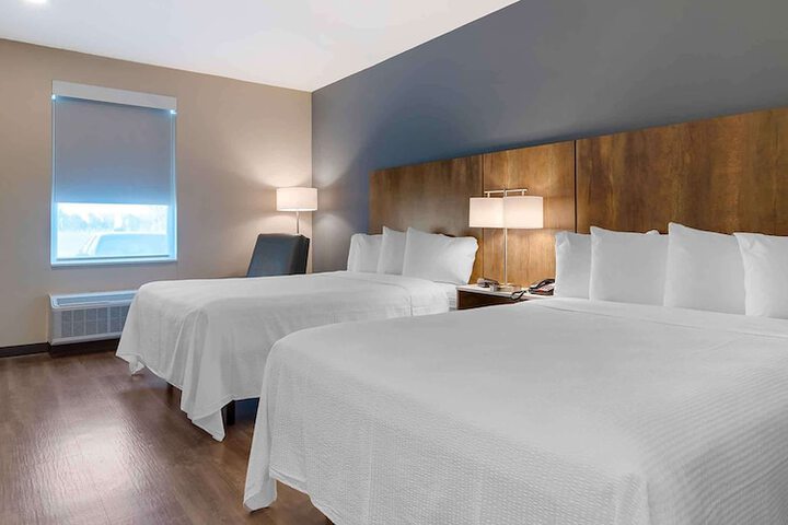 Room 10 of 33