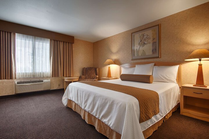 Room 13 of 18
