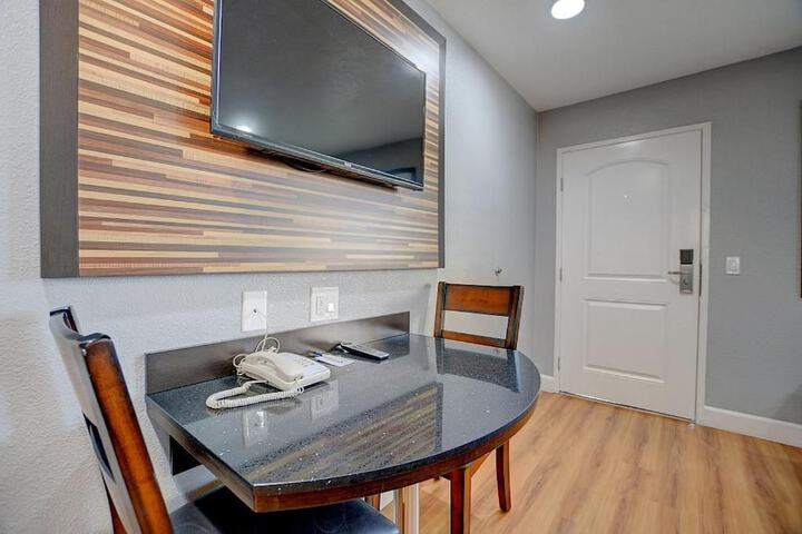 Room 15 of 18