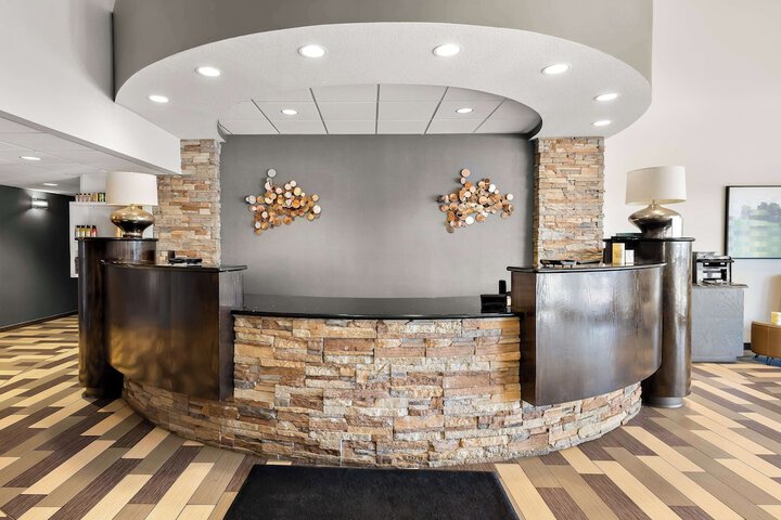 Best Western Luxbury Inn Fort Wayne