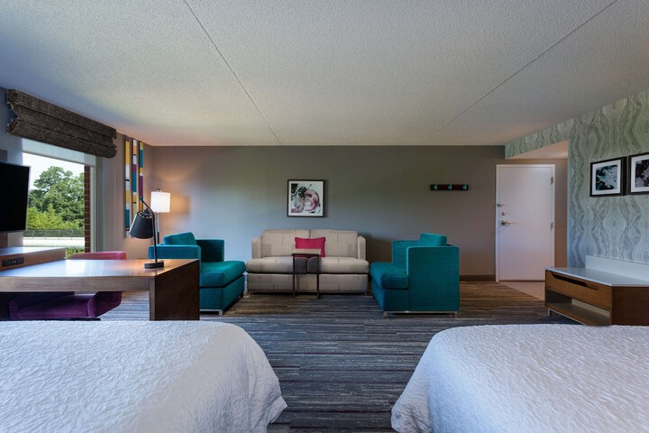 Room 16 of 44
