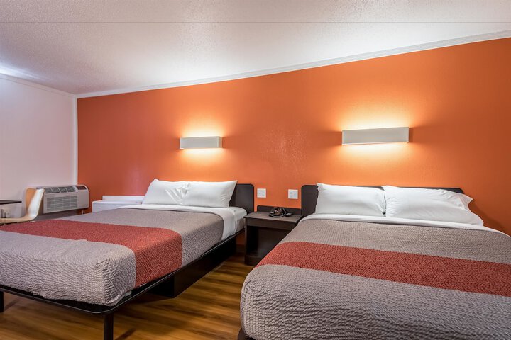 Room 11 of 35