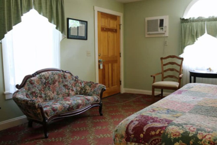 Room 43 of 46