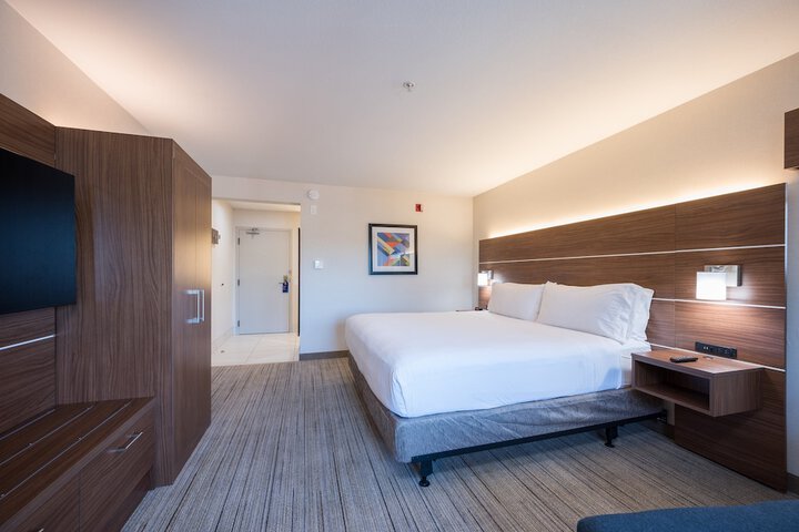 Holiday Inn Express Grover Beach-Pismo Beach Area by IHG