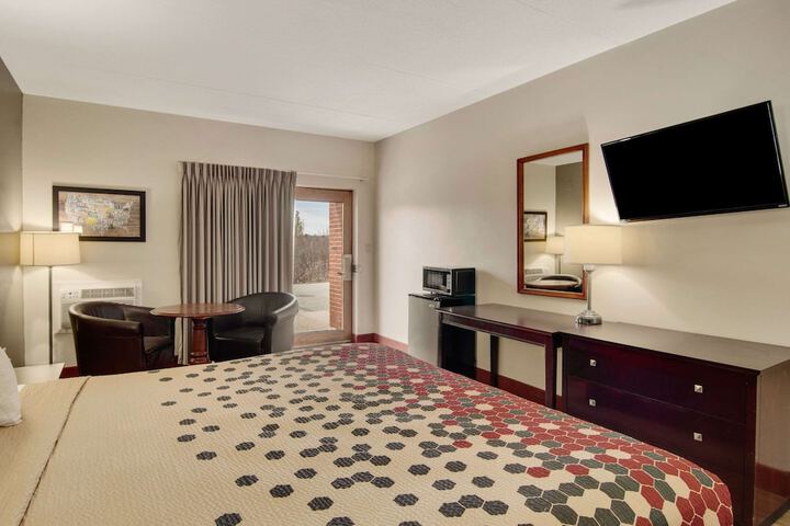 Room 26 of 38