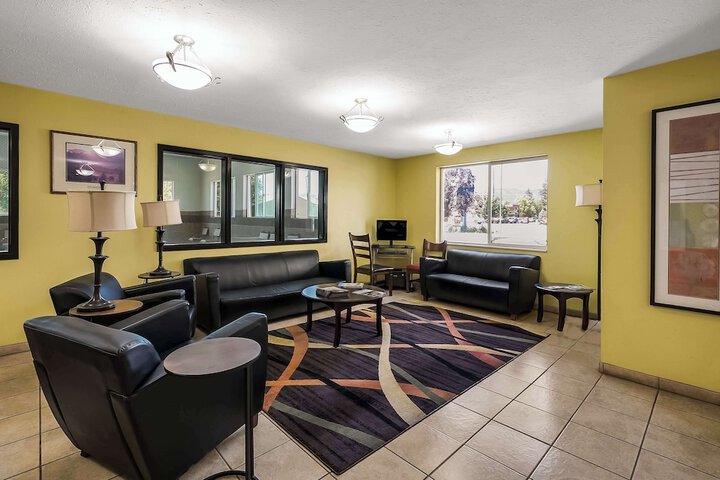 Hotel Interior 10 of 31