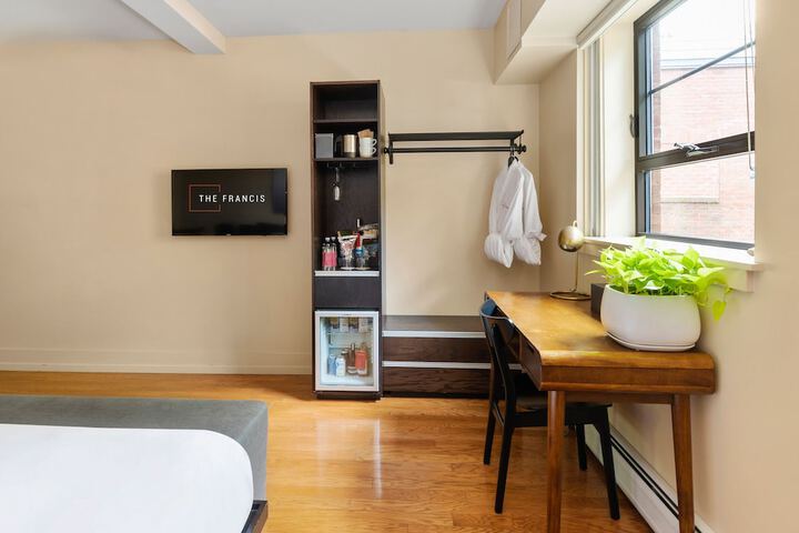 Room 15 of 53