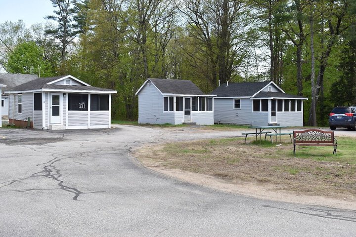 Pilgrim Inn & Cottages