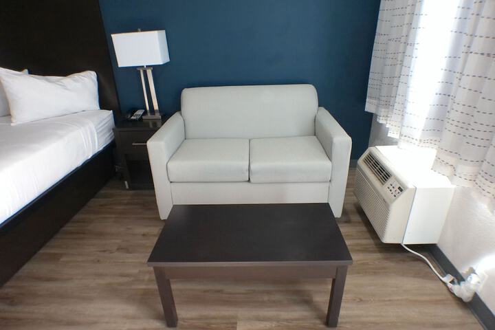 Room 27 of 35